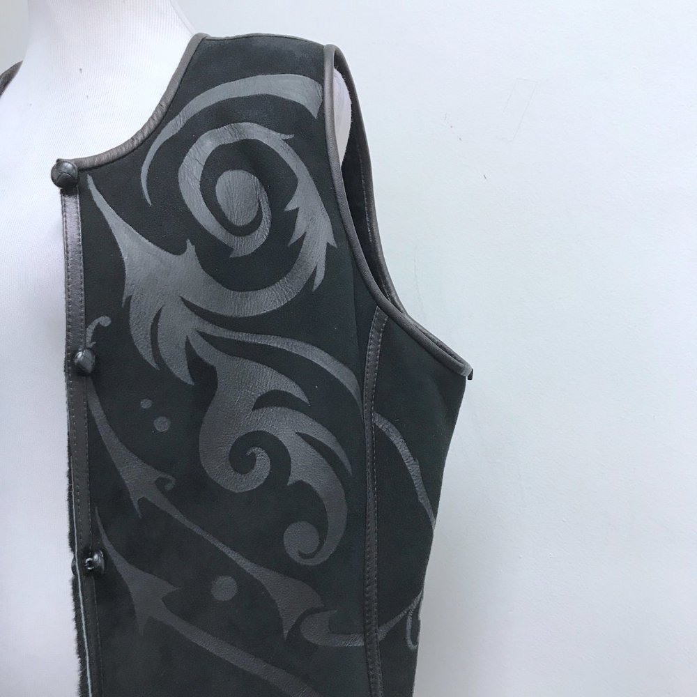 Black Leather Scroll Shearling Vest Button Sleeve… - image 4